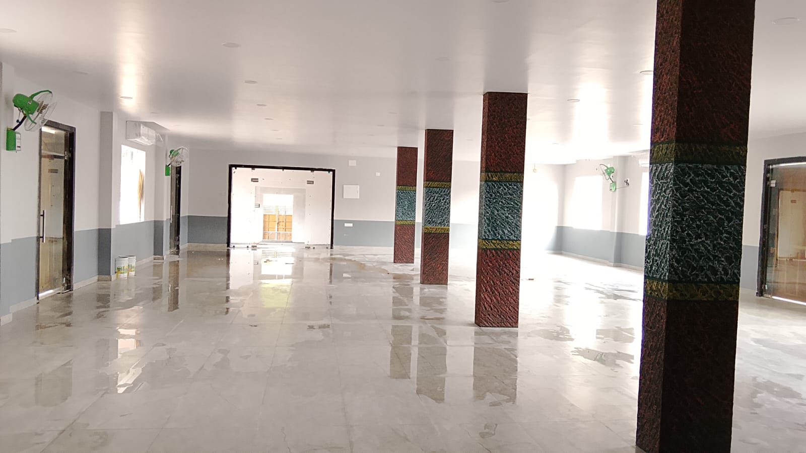 Small function hall interior with columns